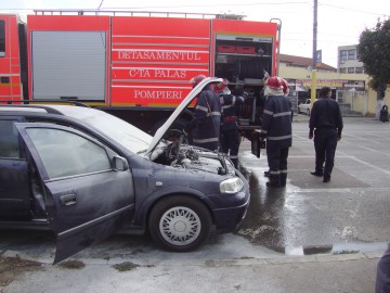Un Opel cu numere de Bulgaria a luat foc pe I.C. Brătianu